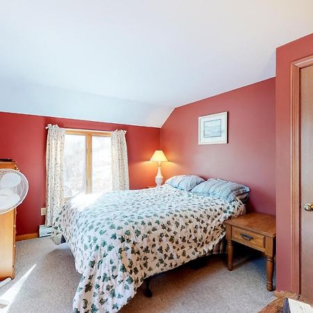 Villa Wooded Oasis à Edgartown Extérieur photo