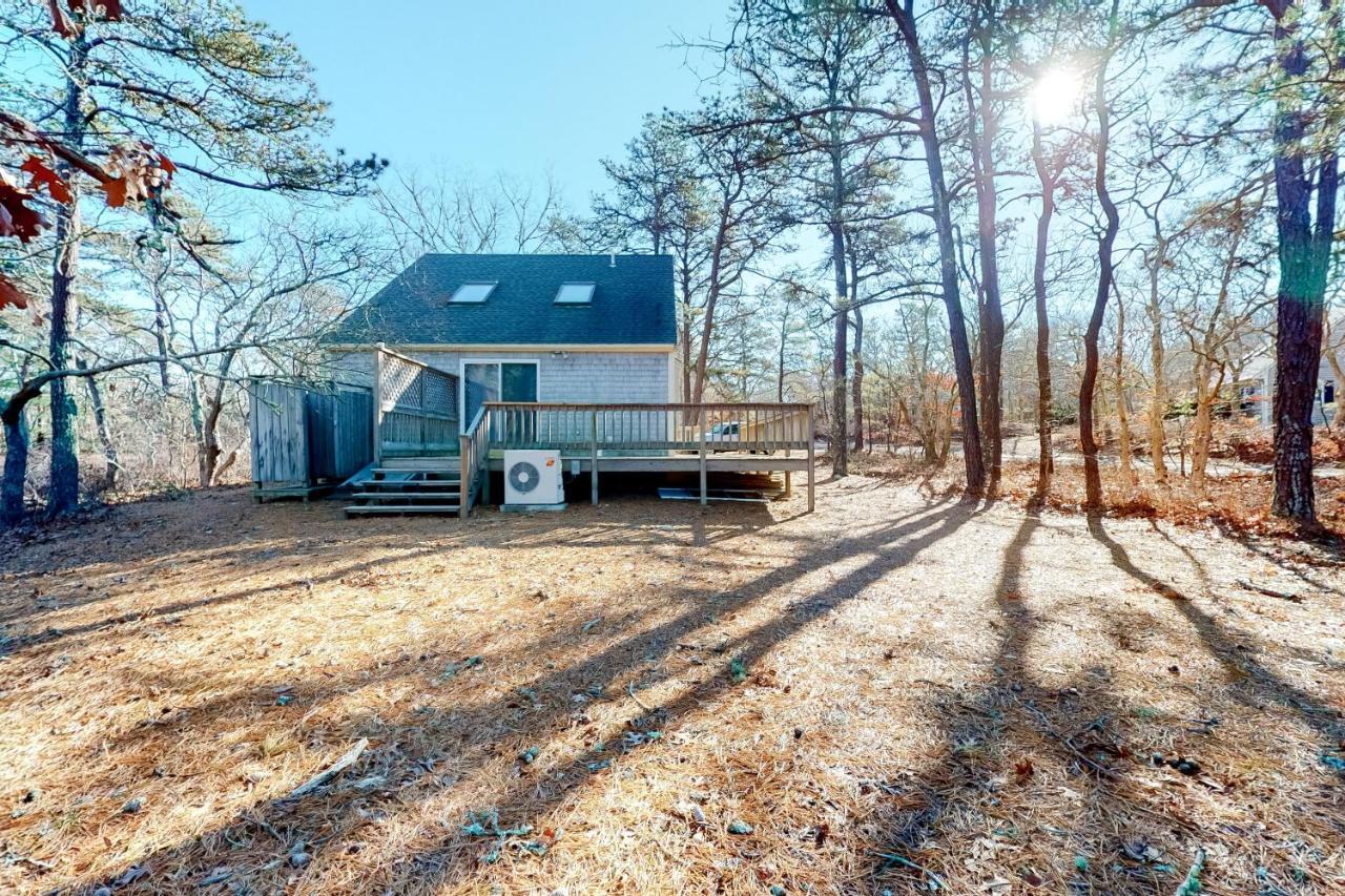 Villa Wooded Oasis à Edgartown Extérieur photo